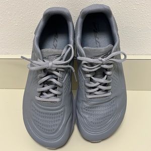Men's Altra running shoes, Torin 5 leather, size 9 wide